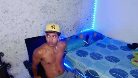 tonydesire_ online show from June 7, 10:17 pm