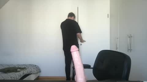 Max online show from March 8, 8:51 am