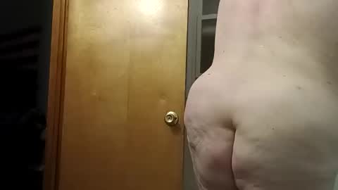 totallyawesome_65 online show from February 13, 8:31 am