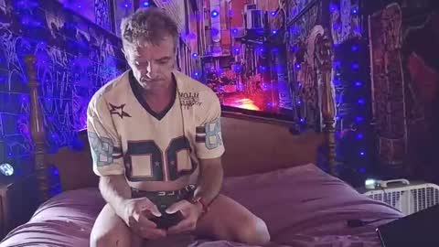 Snapshot of trailer_made chatting on October 19, 8:45 pm Ethan Nash online show from October 19, 8:45 pm