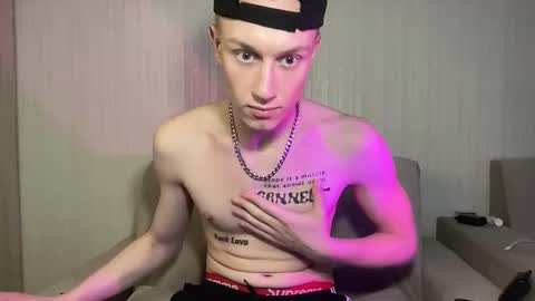 Travis online show from April 24, 12:40 pm