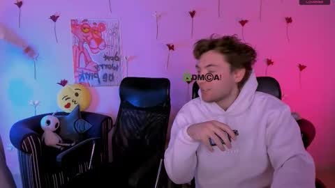 Travis online show from February 22, 9:54 am