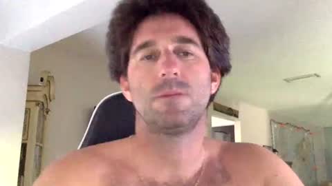 TravisKenn online show from October 21, 6:11 pm