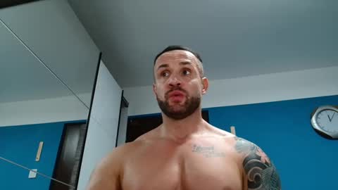 Snapshot of tridentmuscles chatting on January 17, 10:05 pm tridentmuscles online show from January 17, 10:05 pm