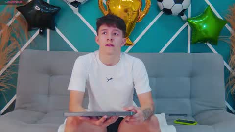 trisstan_kane online show from July 23, 12:24 pm