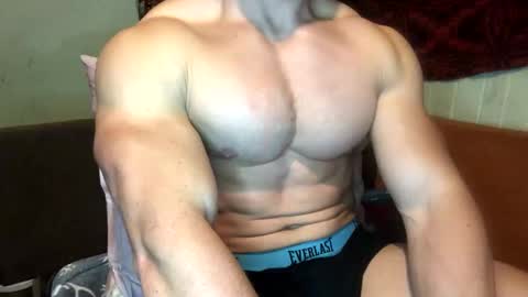 Snapshot of troncq chatting on March 8, 3:33 pm Troncq online show from March 8, 3:33 pm