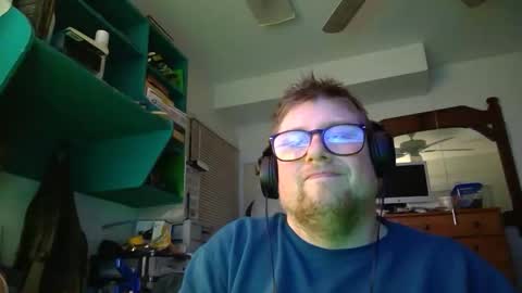 Snapshot of true_manofworth chatting on December 14, 3:29 am HandicappedLaugher online show from December 14, 3:29 am