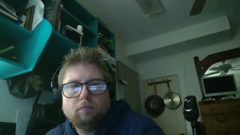 Snapshot of true_manofworth chatting on January 26, 6:38 am HandicappedLaugher online show from January 26, 6:38 am