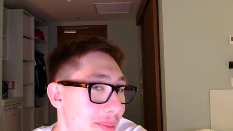 tudorasputas online show from April 17, 10:34 pm