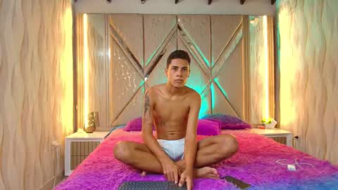 Snapshot of twink_davidx chatting on October 13, 7:20 pm Dani online show from October 13, 7:20 pm