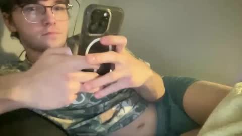 twinkycameron online show from December 4, 5:25 am