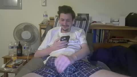 TwinkyMcgee online show from April 4, 5:59 am