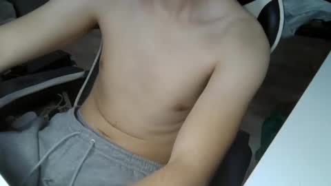 omo online show from November 25, 1:35 pm