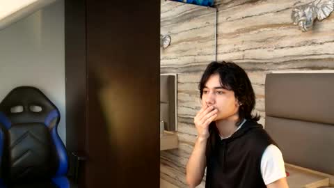    online show from January 17, 2:47 am