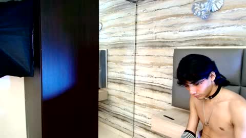    online show from November 17, 4:04 am