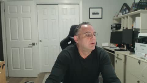 Twopeopleinlove online show from October 14, 9:49 am