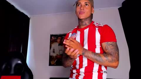 tyler_bell_ online show from March 10, 2:23 pm