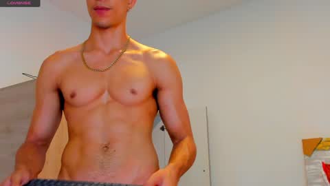     online show from February 1, 3:50 pm