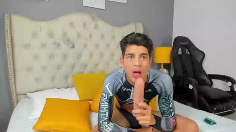 Snapshot of tyler_rodriguez chatting on December 9, 4:18 pm Tyler Rodriguez online show from December 9, 4:18 pm
