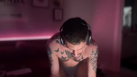 tyler_wonderslut online show from January 2, 2:54 am