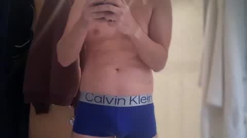 ukguy992222 online show from November 5, 7:21 am