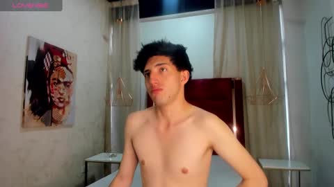 Snapshot of un_slutty chatting on February 17, 7:42 pm Un Slutty online show from February 17, 7:42 pm
