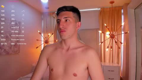 Snapshot of un_slutty chatting on September 20, 7:47 pm Un Slutty online show from September 20, 7:47 pm