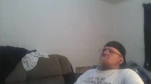 unclemuff online show from December 23, 3:04 am