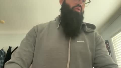 uncutbeard129840 online show from March 6, 4:48 pm