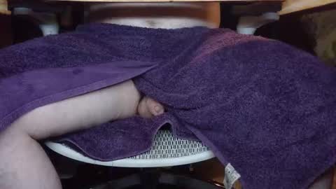 Under the desk online show from December 21, 9:56 pm