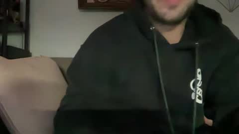 Snapshot of universalstudihoes chatting on December 21, 9:44 am universalstudihoes online show from December 21, 9:44 am