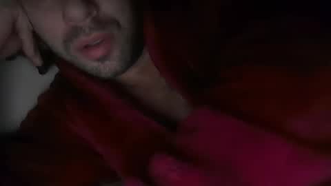 Snapshot of universalstudihoes chatting on December 2, 11:21 am universalstudihoes online show from December 2, 11:21 am