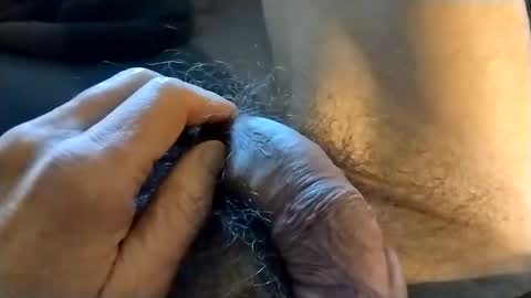 ur_beautyful_ online show from April 8, 8:47 am