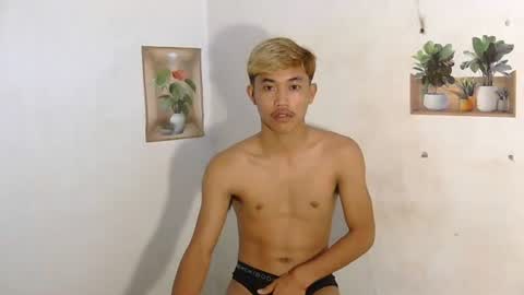urasian_jomarie online show from May 23, 10:48 pm