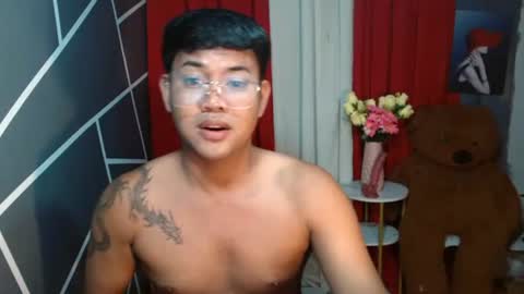 urasiankyler online show from June 27, 10:29 am