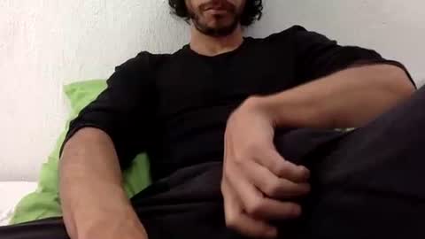 Snapshot of urbestbigdick chatting on December 26, 8:53 pm urbestbigdick online show from December 26, 8:53 pm