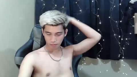 Snapshot of urcutefucking_asianboy chatting on September 20, 3:01 pm ASIANBBYBOY online show from September 20, 3:01 pm