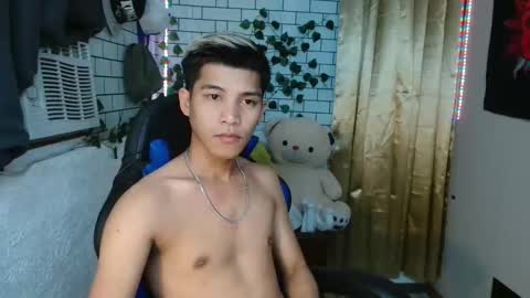 ASIANBBYBOY online show from November 18, 6:11 pm