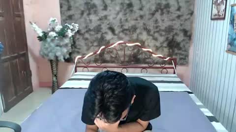 urdreamboy_doms online show from June 15, 6:05 am