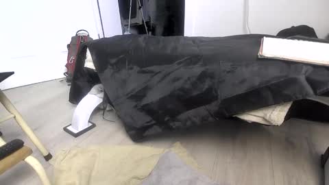 BamBam online show from February 3, 1:19 am