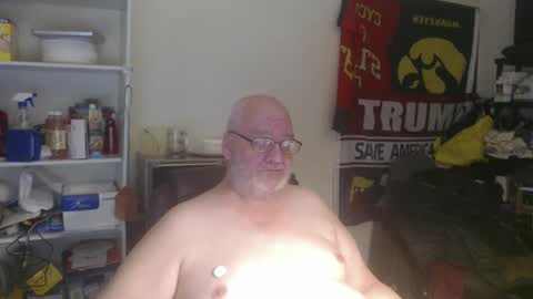 Snapshot of usgoober chatting on February 17, 3:58 am Eric online show from February 17, 3:58 am