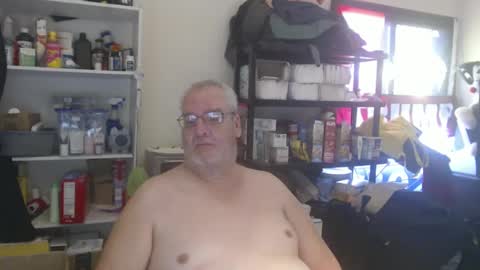 Snapshot of usgoober chatting on December 5, 3:17 pm Eric online show from December 5, 3:17 pm