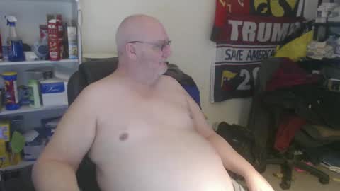 Snapshot of usgoober chatting on February 9, 3:22 am Eric online show from February 9, 3:22 am
