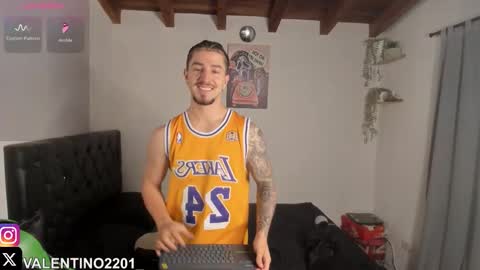 valentino online show from November 7, 12:36 am