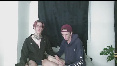 Vamp Noah and Dan online show from December 18, 4:53 am