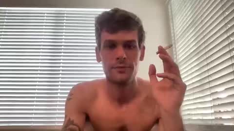 Joeyyy online show from April 3, 1:13 am