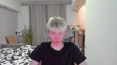 vibemygirl online show from December 5, 12:01 pm