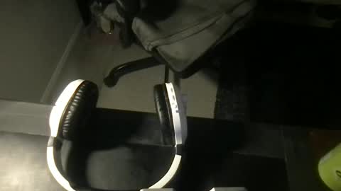 Viewsofpleasures online show from February 28, 8:24 am