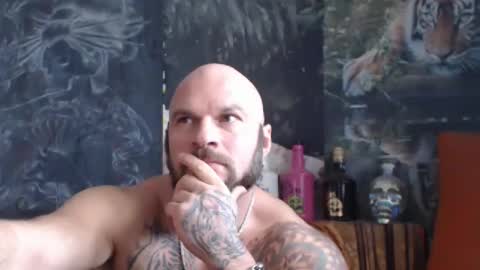 Snapshot of viking_me chatting on October 3, 9:25 am viking online show from October 3, 9:25 am