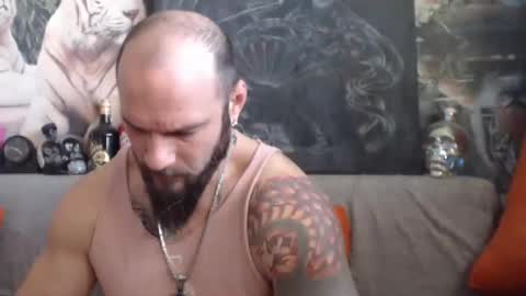 Snapshot of viking_me chatting on January 18, 7:37 am viking online show from January 18, 7:37 am